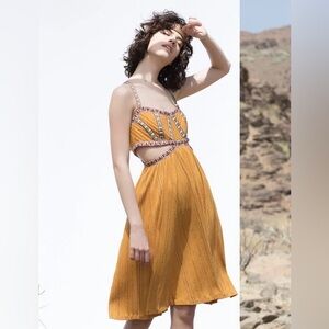 CALIFORNIA MOONRISE Boho Hippie Cut-Put Yellow Embroidered Strappy Midi Dress